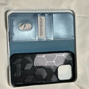Sleek Iridescent Blue and Black Magnetic Smartphone Case with Modern Design
